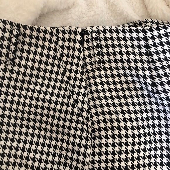 ⭐️ NWOT Forever21 B&W Mini Skirt + Belt - Picture 4 of 6